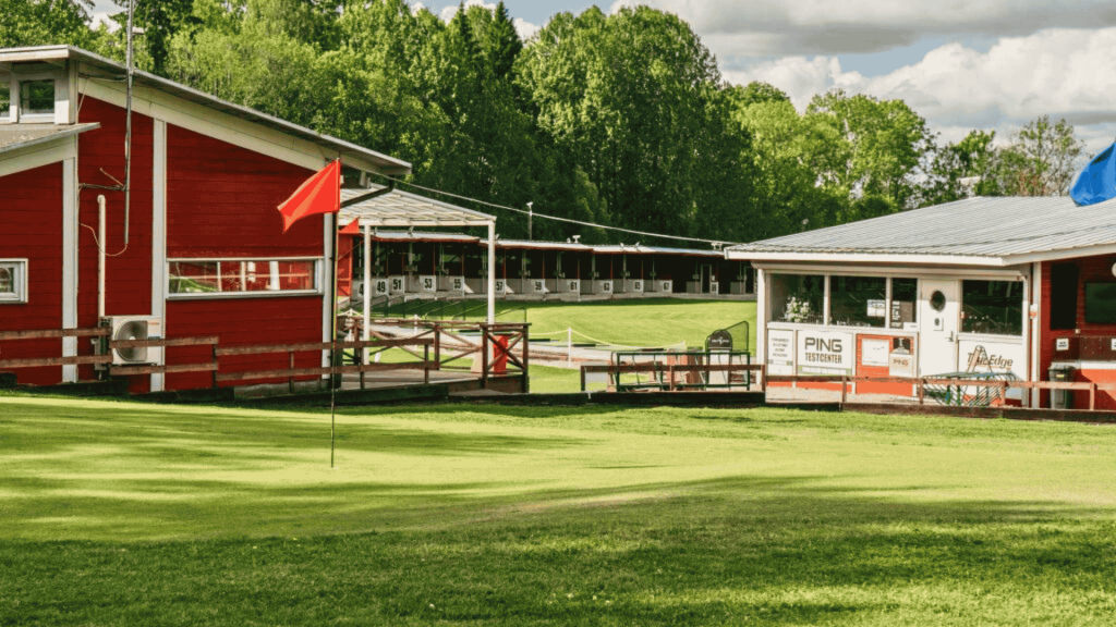 Midnattsgolf på GolfStar Kista Golfcenter