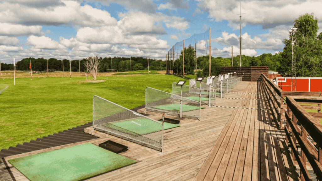 Midnattsgolf på GolfStar Kista Golfcenter