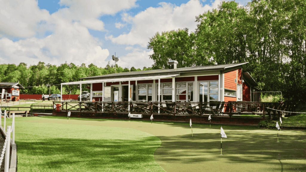 Midnattsgolf på GolfStar Kista Golfcenter
