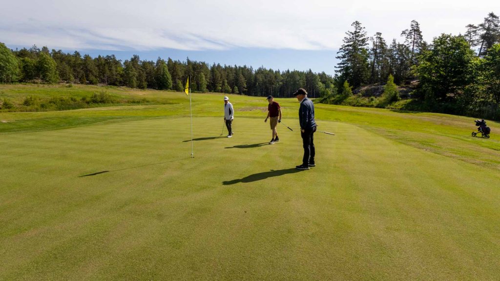 Nya green på hål tio på GolfStar Waxholm öppnade idag.