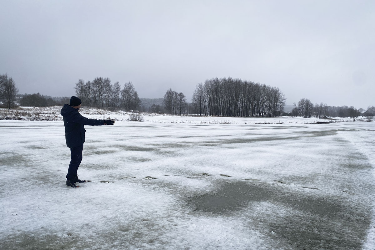 Stuart Cooper, övergripande banchef på GolfStar inspekterar Stannum. "Det är ju i grunden en riktigt bra bana", säger Stuart.